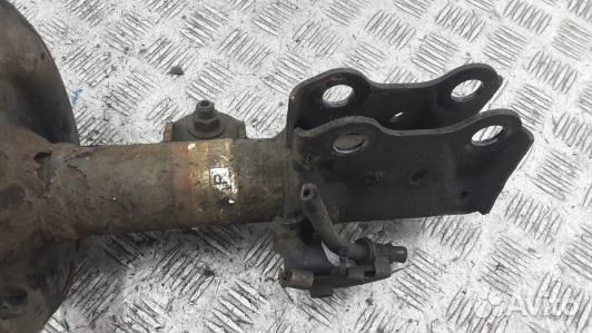 Стойка передняя правая toyota avensis T27 (KNI11N5