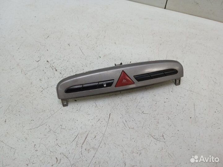 Кнопка аварийной сигнализации Peugeot 308 1.6 2009