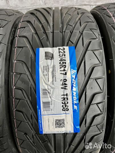 Triangle TR968 225/45 R17 94V