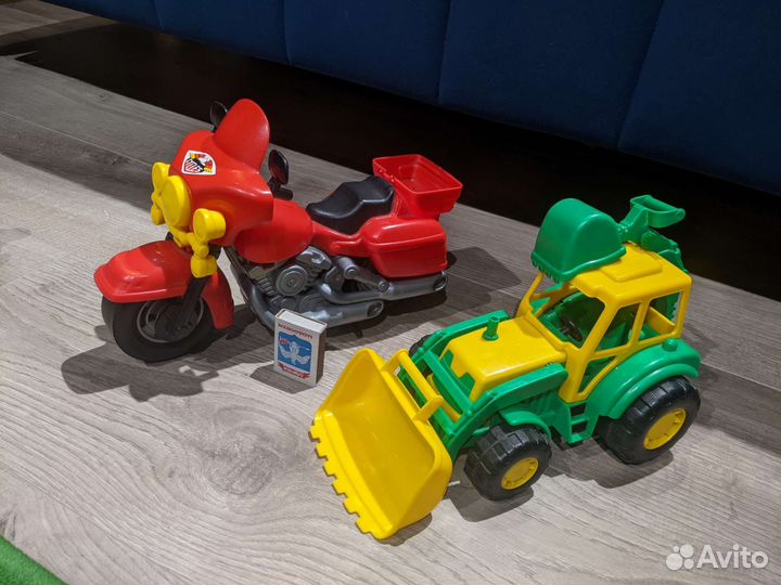 Игрушки для мальчика. Машинки