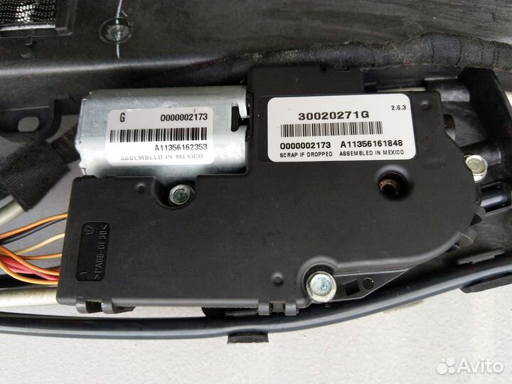 Моторчик люка Jeep Grand Cherokee WK2