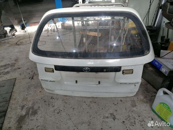 Продам дверь багажника