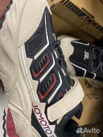 Кроссовки Jomoto новые