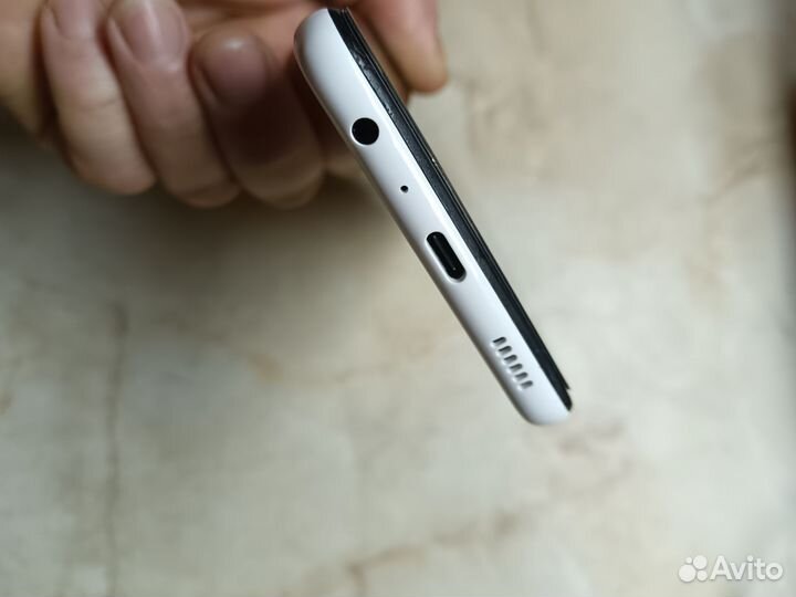 Samsung Galaxy A13, 4/64 ГБ