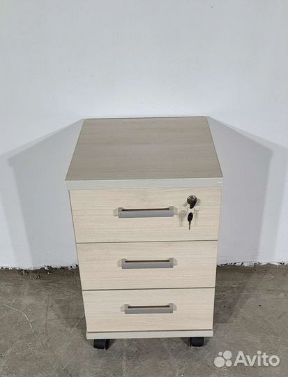 Тумба выкатная