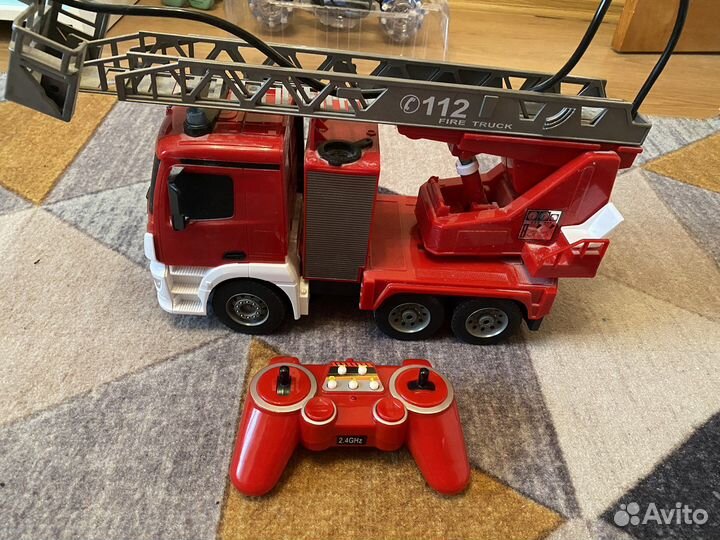 Машина пожарная на радиоуправлении