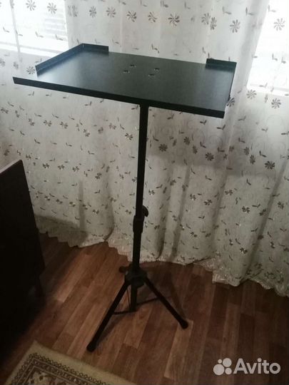 Пюпитр,подставка под ноутбук
