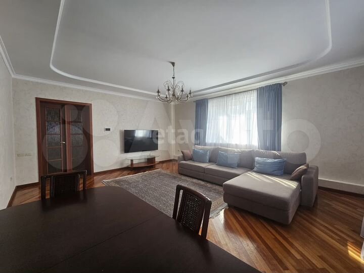 Дом 262 м² на участке 7 сот.