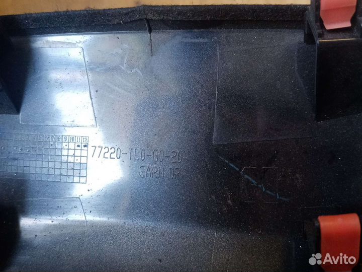 Накладка торпеды левая на honda accord 8