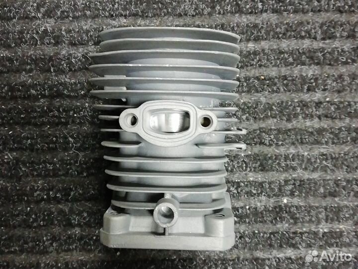 Поршневая бензопилы Partner 350 (аналог)