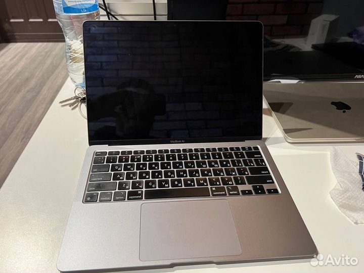 Macbook Air 13 M1 8/256gb, MGN63LL/A 2020