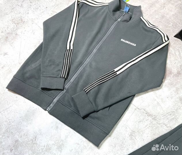 Спортивные костюмы Balenciaga