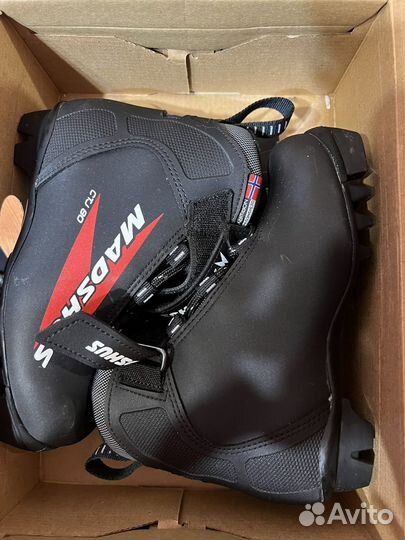 Лыжные ботинки