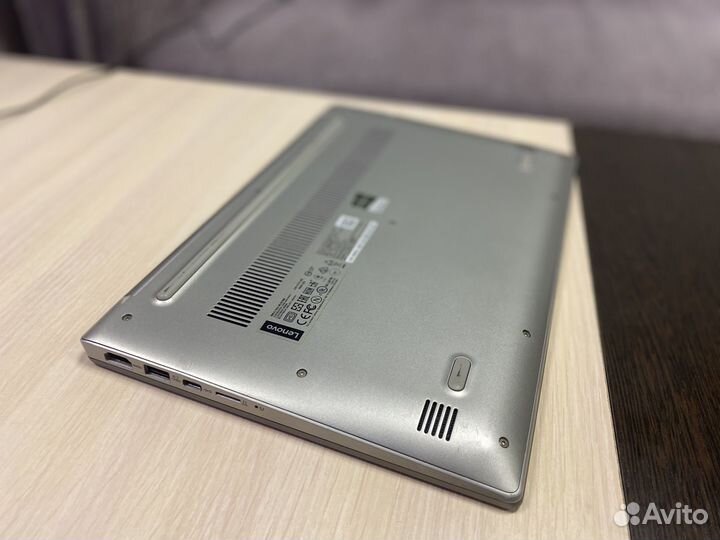 Топовый ультрабук core I7 8Gen/IPS/MX150/8Gb DDR4