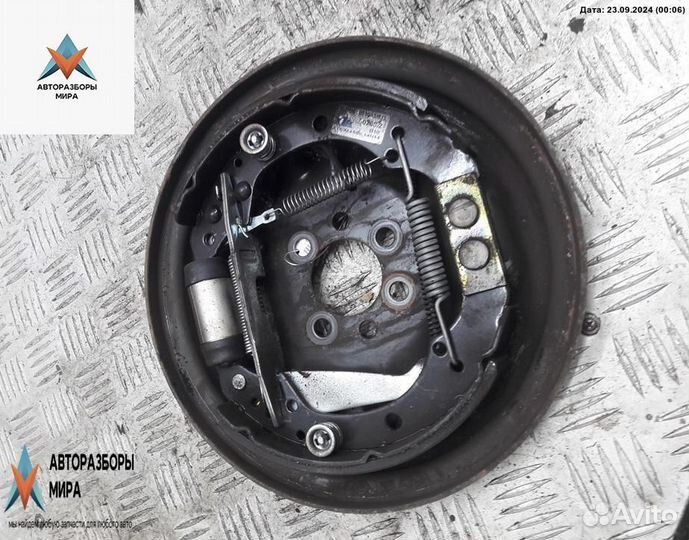 Защитный кожух тормозного механизма Volkswagen 3