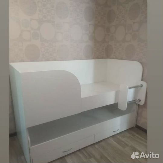 Двухьярусные кровати
