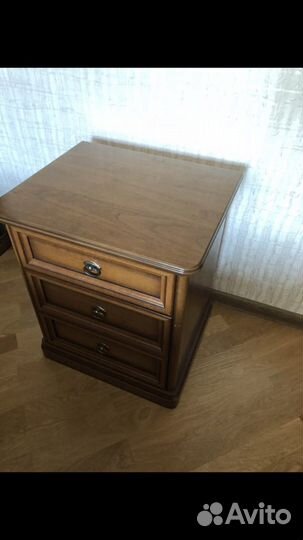 Тумба прикроватная италия