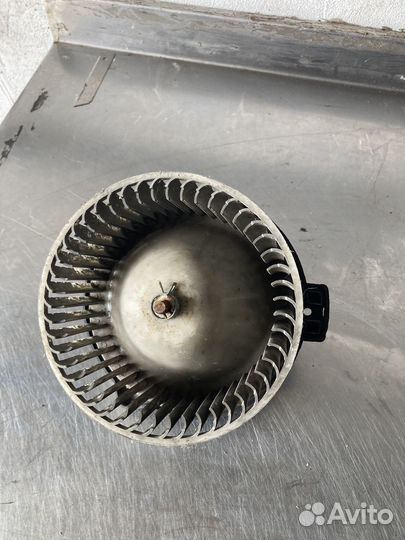Моторчик печки mitsubishi Галант 7