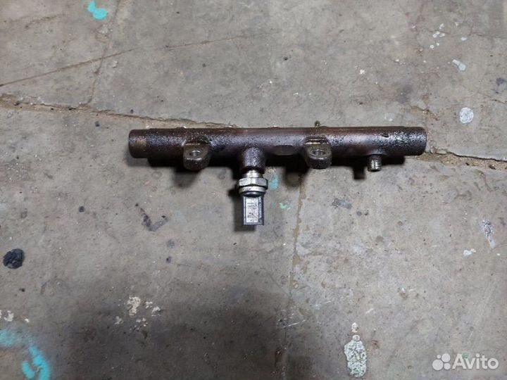 Рампа топливная Renault Megane 2