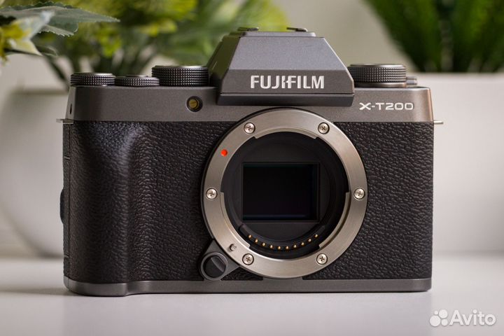 Fujifilm X-T200