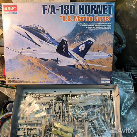 Модель самолёта F/A-18D Hornet 1/72 с допами
