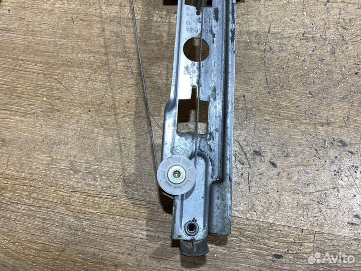 Стеклоподъемник задний левый Renault Megane 2 C65