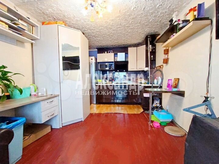 Комната 18 м² в > 9-к., 5/5 эт.