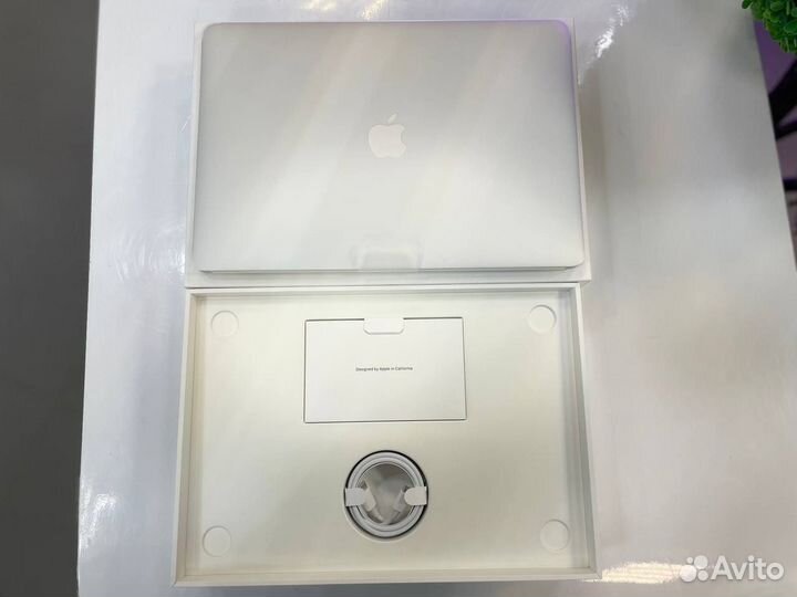 Apple Macbook air 13 2020 m1 8gb 256Gb