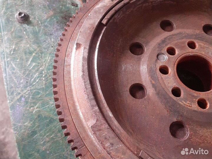 Маховик демферный 2.5 TDI Volvo V70 S80 S40