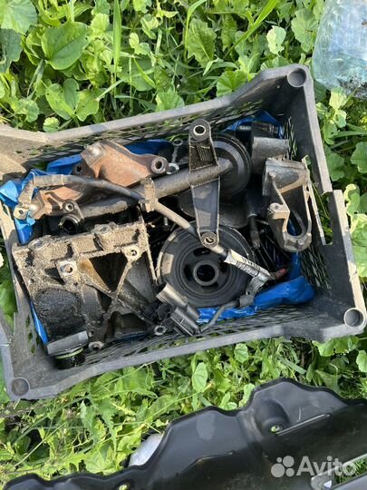 Запчасти с двигателя ford