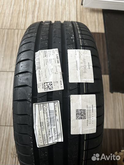 Pirelli P Zero 245/40 R19 98