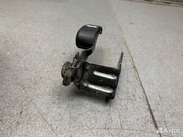 Ручка открывания капота Hyundai Matrix 1