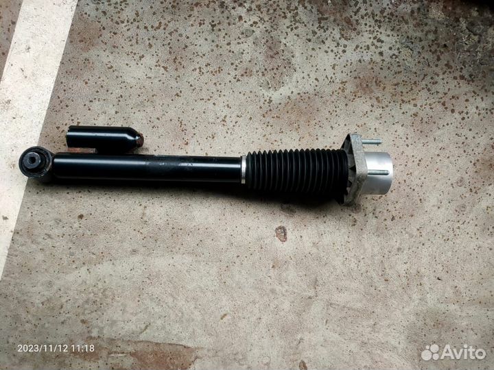 Задний амортизатор LR