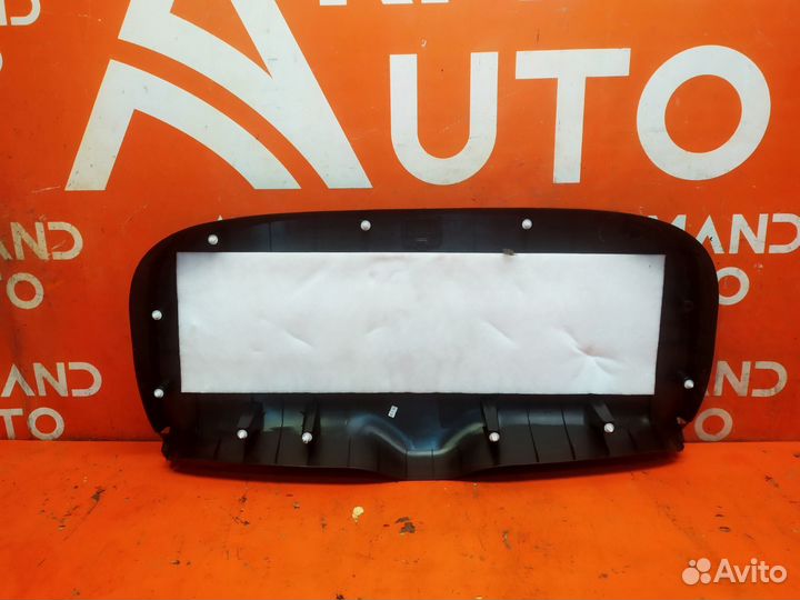 Обшивка двери багажника Mitsubishi Outlander 3