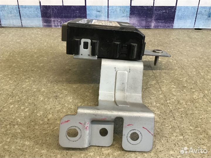 Блок управления центральным замком Hyundai Sonata