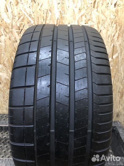 Pirelli P Zero PZ4 305/30 R20 103Y