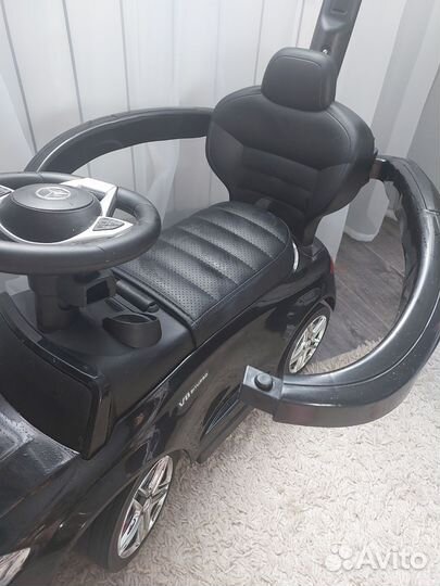 Машинка каталка толокар с ручкой