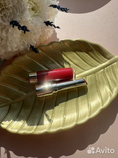 Clarins помада 754 лаковая красная