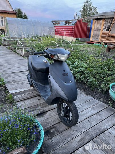 Скутер Suzuki lets