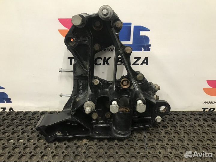 Кронштейн переднего бампера левый Volvo FH