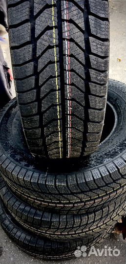 Kumho Winter Portran CW11 225/75 R16C 121R