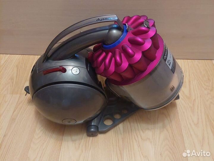 Пылесос Dyson DC30, DC37