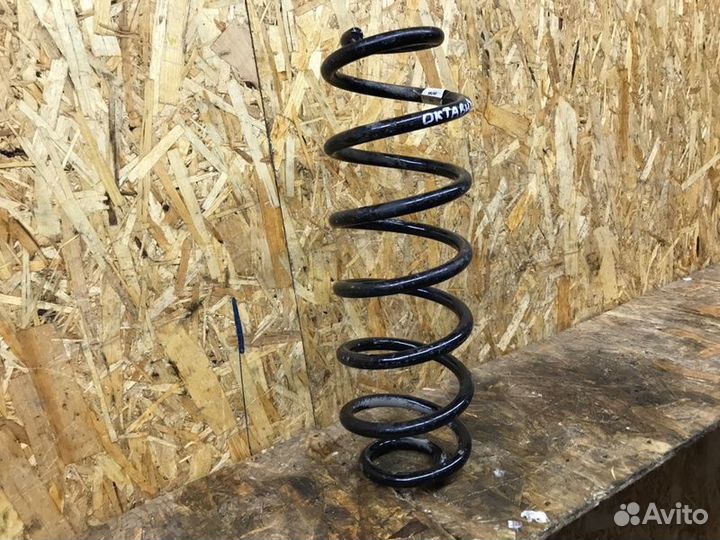 Пружина подвески задняя Skoda Octavia A7 лифтбек 1