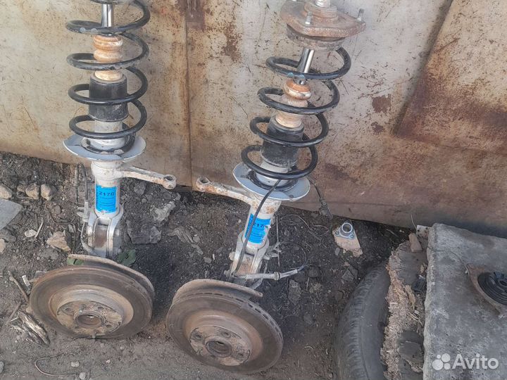 Передний стойки приора