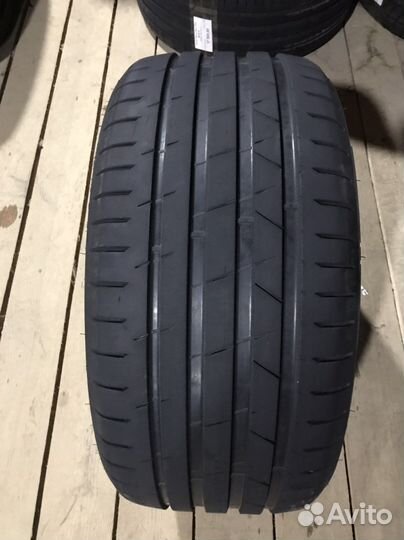 Nokian Tyres Hakka Black 2 255/40 R18