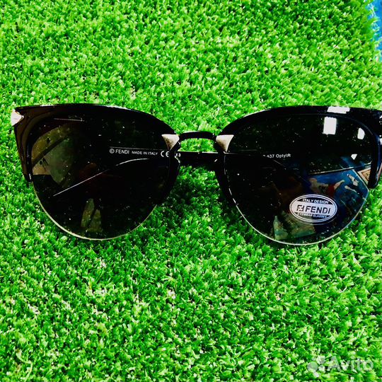 Солнцезащитные очки