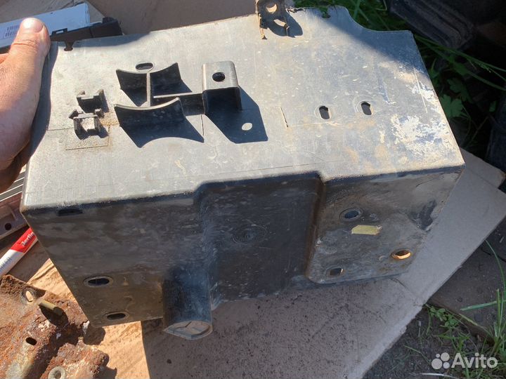 Площадка под аккумулятор peugeot 406