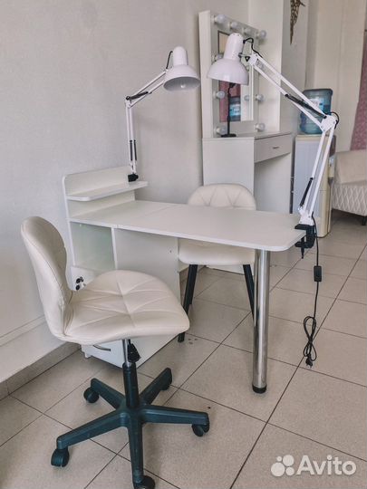 Место мастера маникюра, педикюр, бровист в аренду