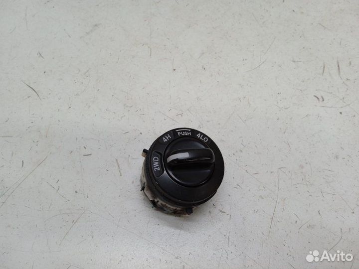 Кнопка Nissan Navara D40 2.5 2008