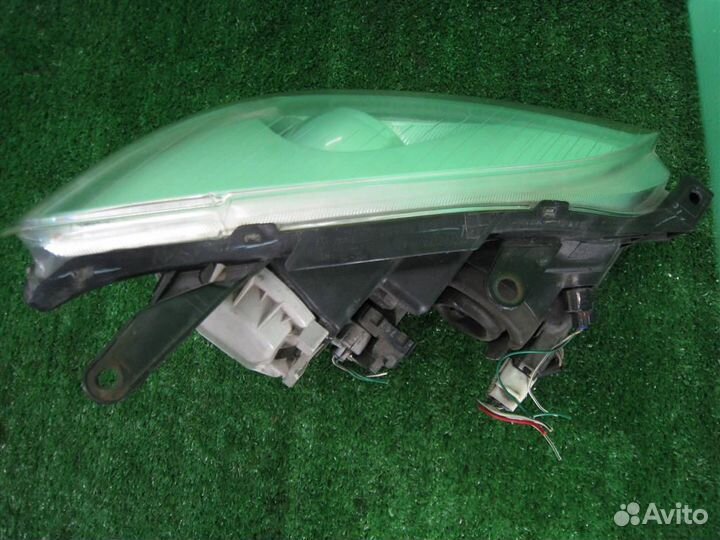 Фара левая Toyota Avensis T25 2003